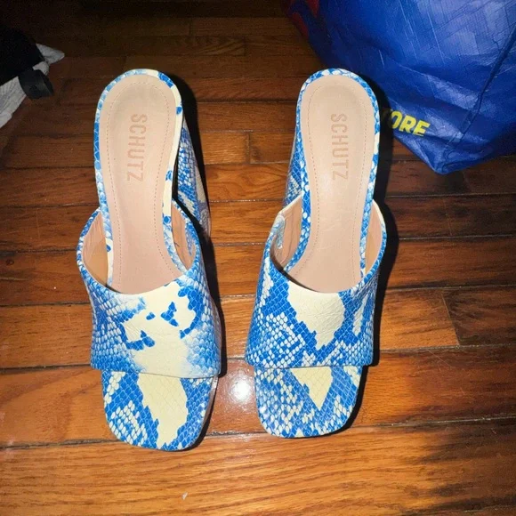 SCHUTZ Vibrant Blue Snake Print Platform Heels - Picture 2 of 3